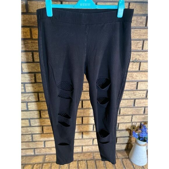 ‎Torrid Slashed Fishnet Leggings - Picture 1 of 5